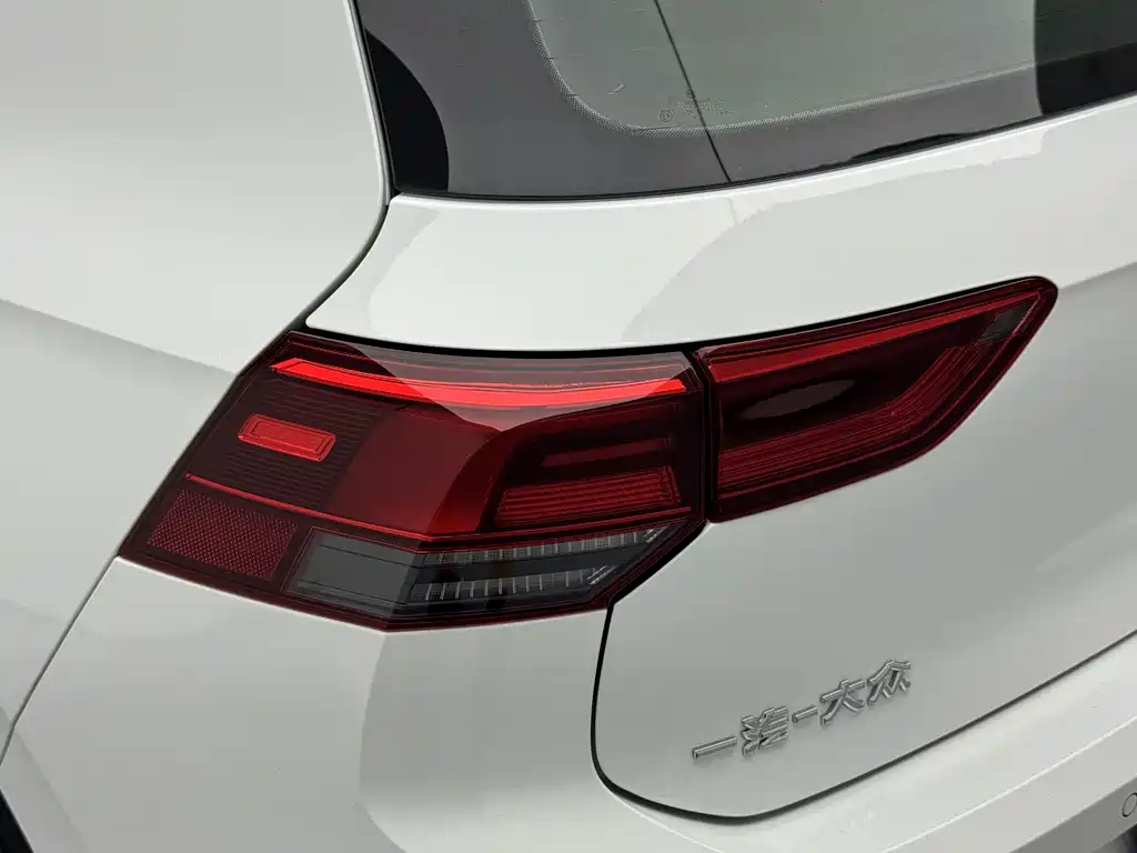Volkswagen Golf — миниатюра 12
