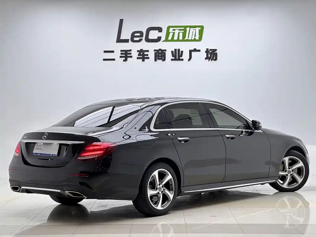 Mercedes-Benz E-Class — миниатюра 3