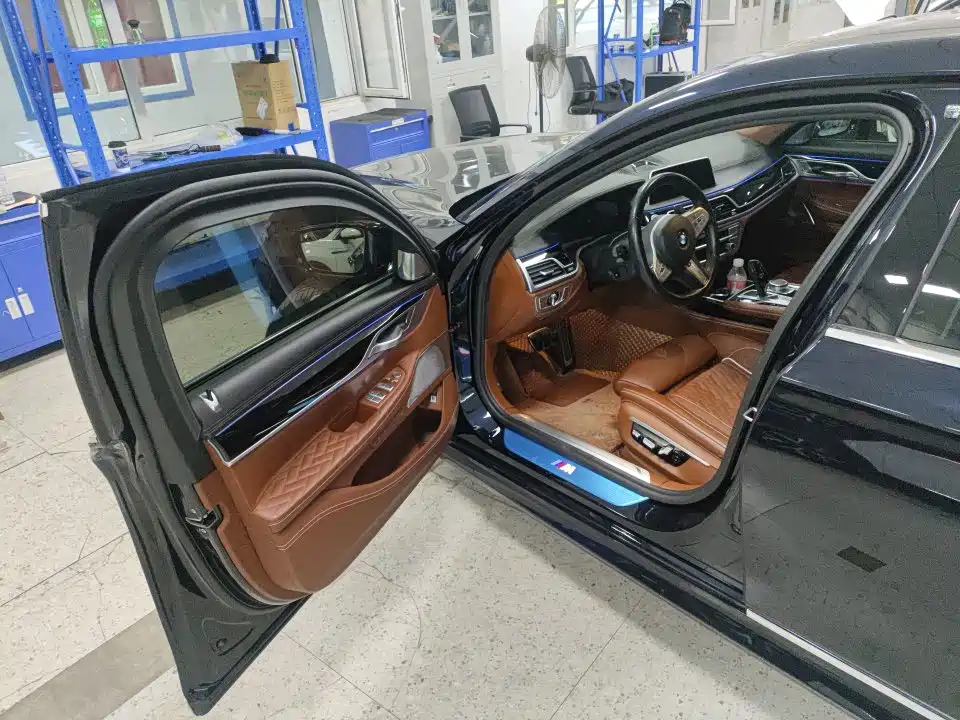 BMW 7 Series — миниатюра 7