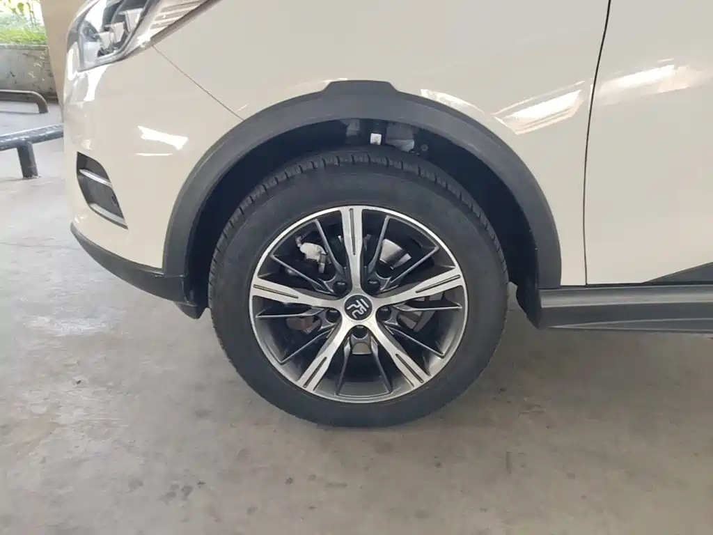 BYD Yuan EV — миниатюра 23