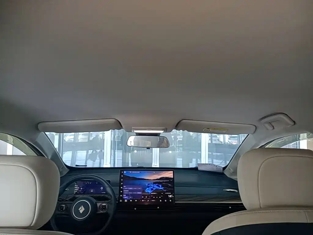 Baojun Yunduo — миниатюра 18