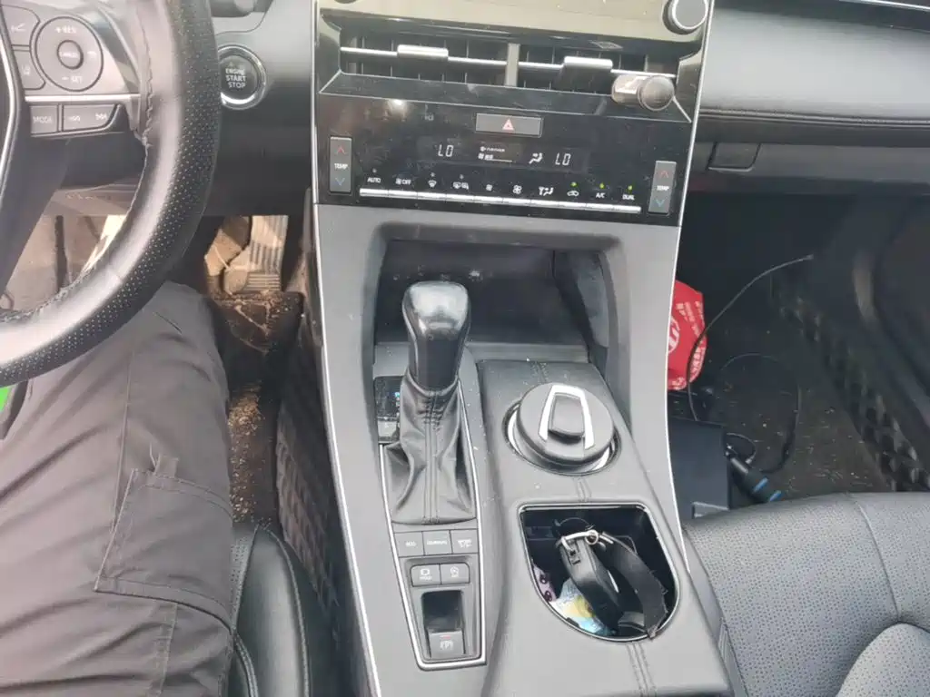 Toyota Avalon — миниатюра 14
