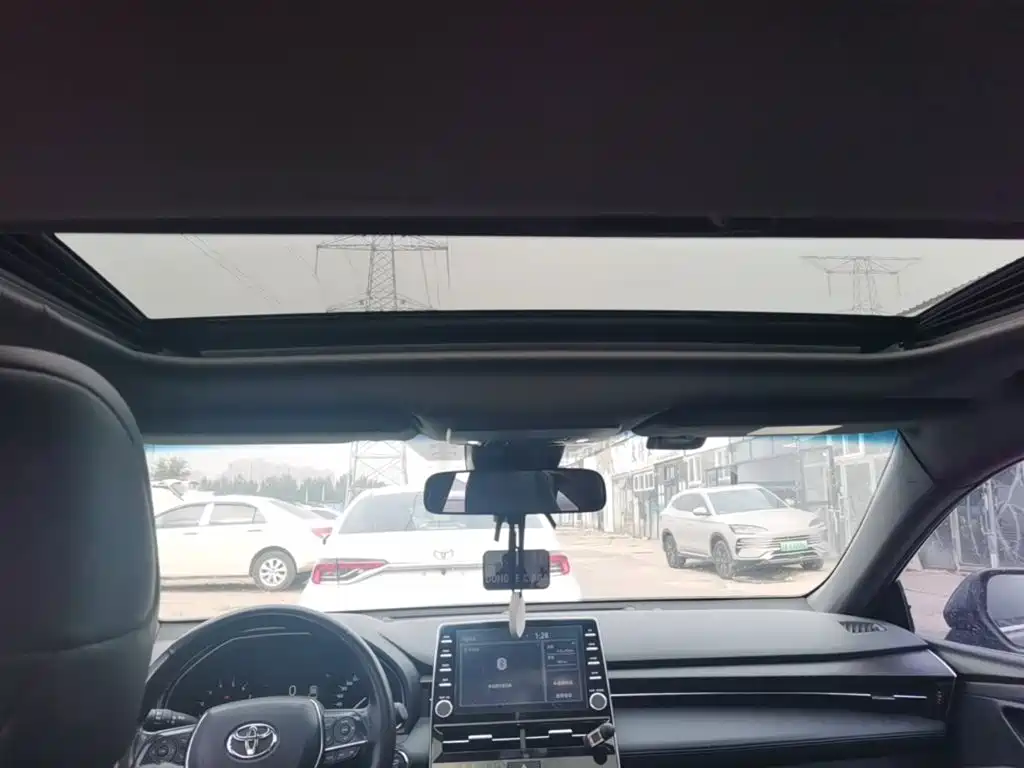 Toyota Avalon — миниатюра 18