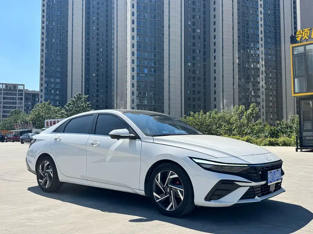 Hyundai Elantra — миниатюра 3