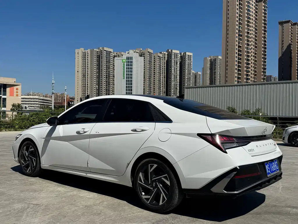 Hyundai Elantra — миниатюра 5
