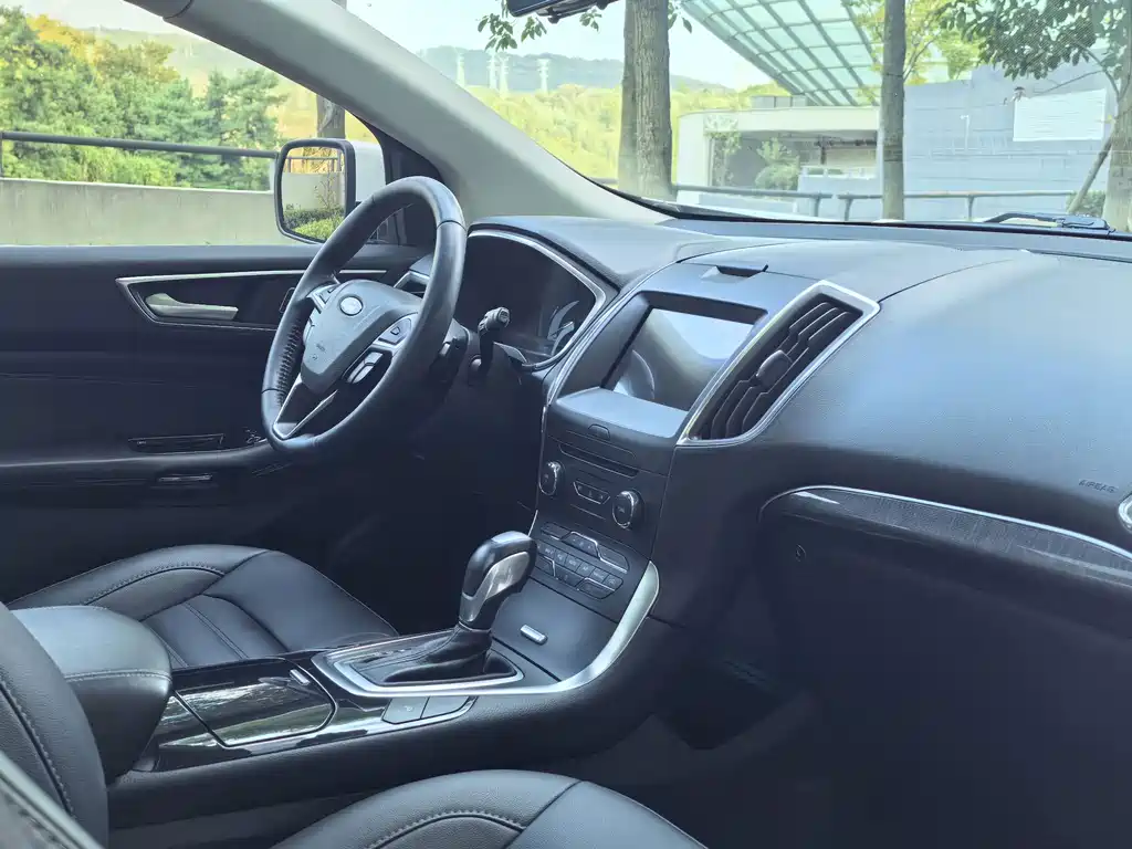Ford Edge — миниатюра 6