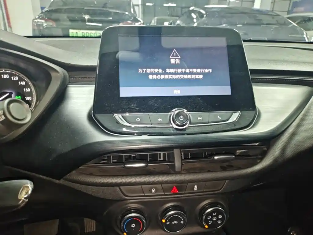 Buick Verano — миниатюра 13