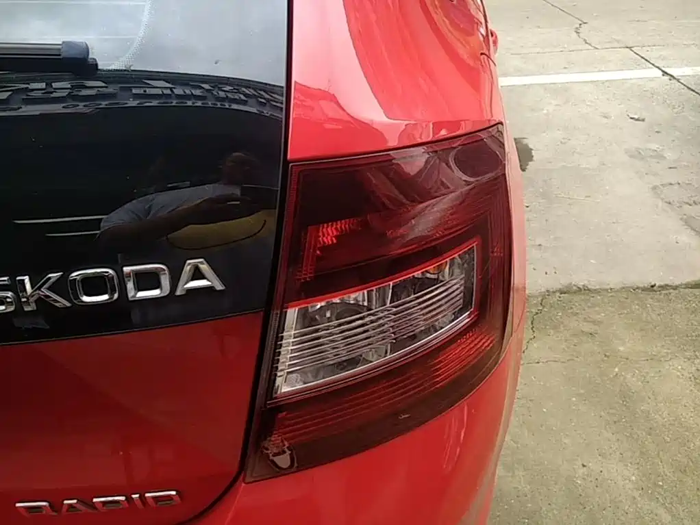 Skoda Rapid Spaceback — миниатюра 8