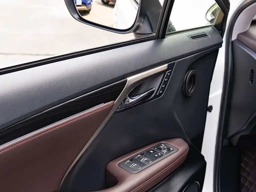 Lexus RX — миниатюра 18