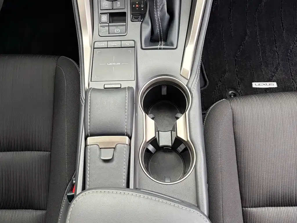 Lexus NX — миниатюра 10