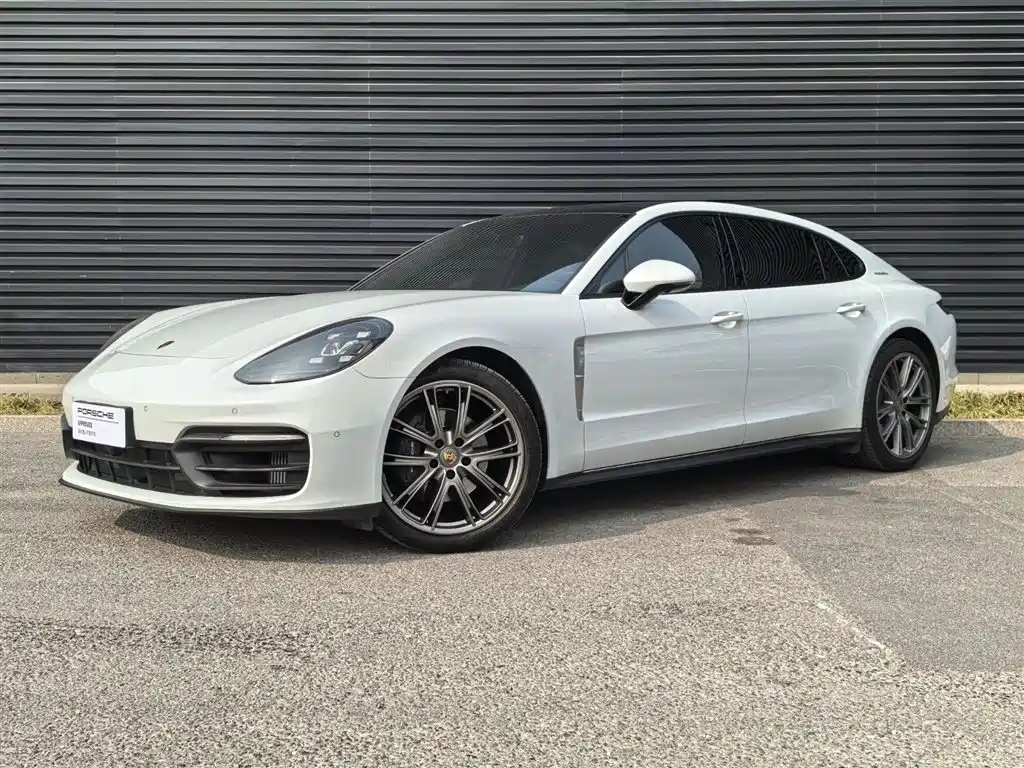 Porsche Panamera 2022