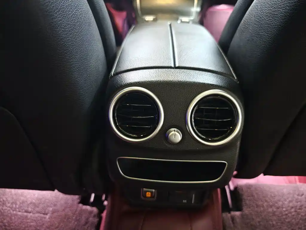 Mercedes-Benz C-Class — миниатюра 10