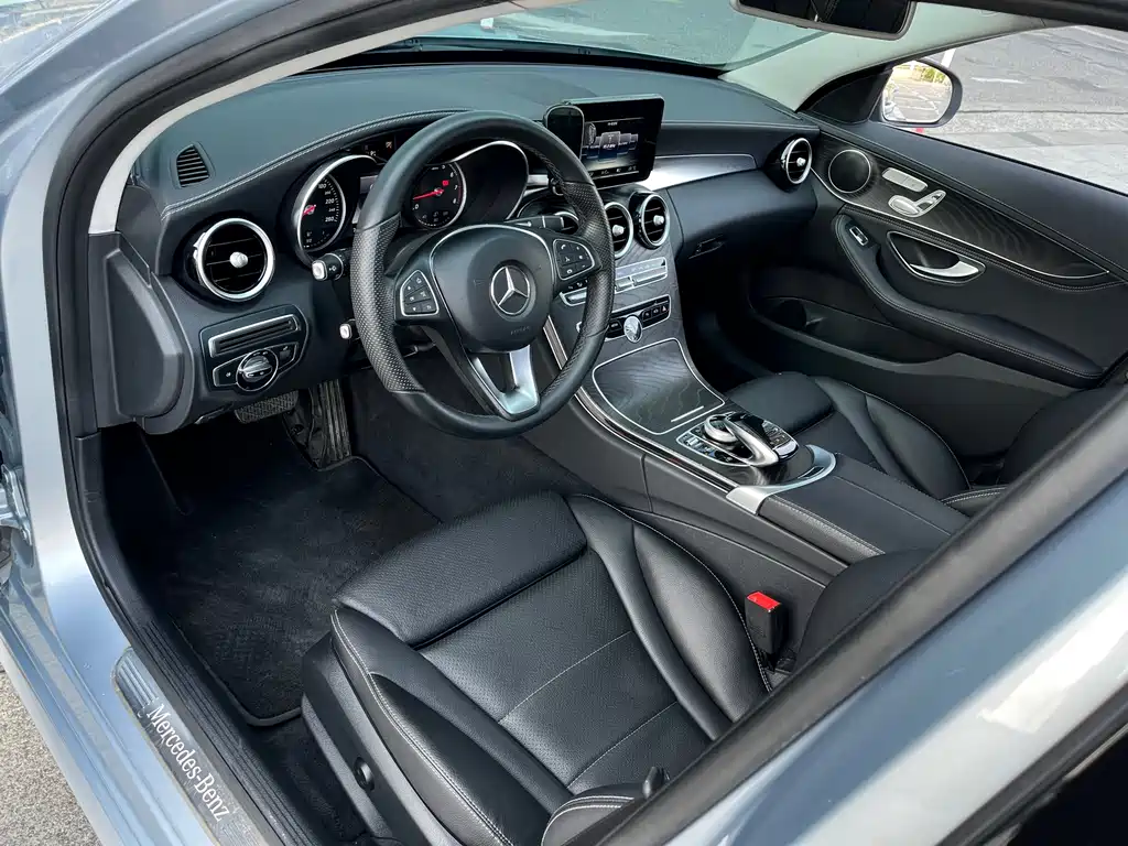 Mercedes-Benz C-Class — миниатюра 13
