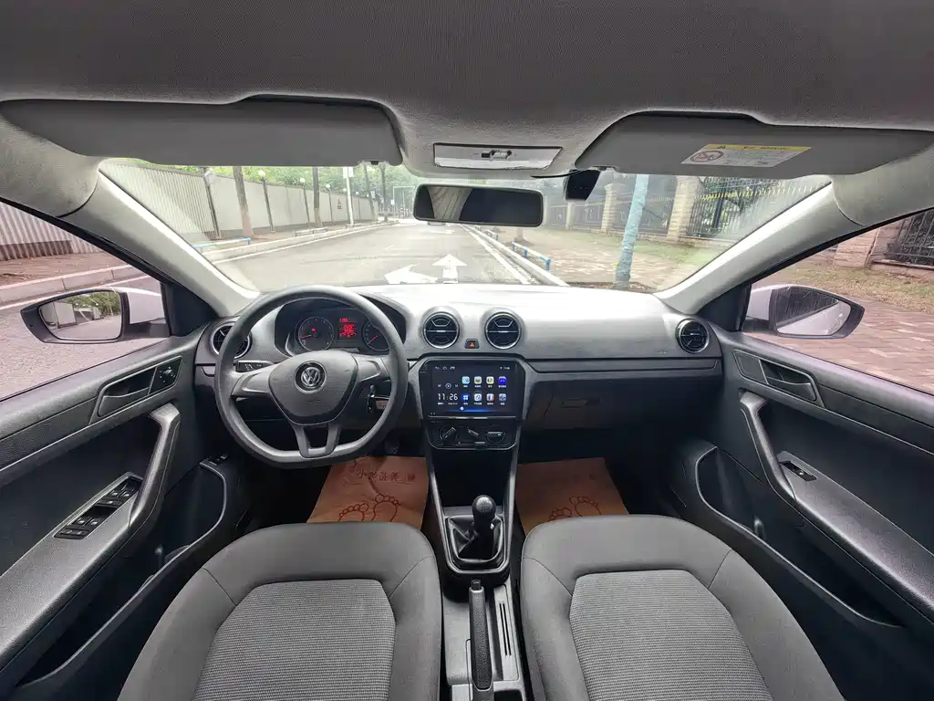 Volkswagen Jetta — миниатюра 12