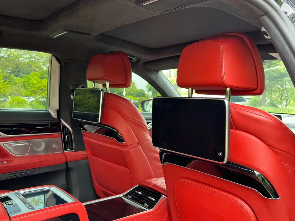 BMW 7 Series — миниатюра 15