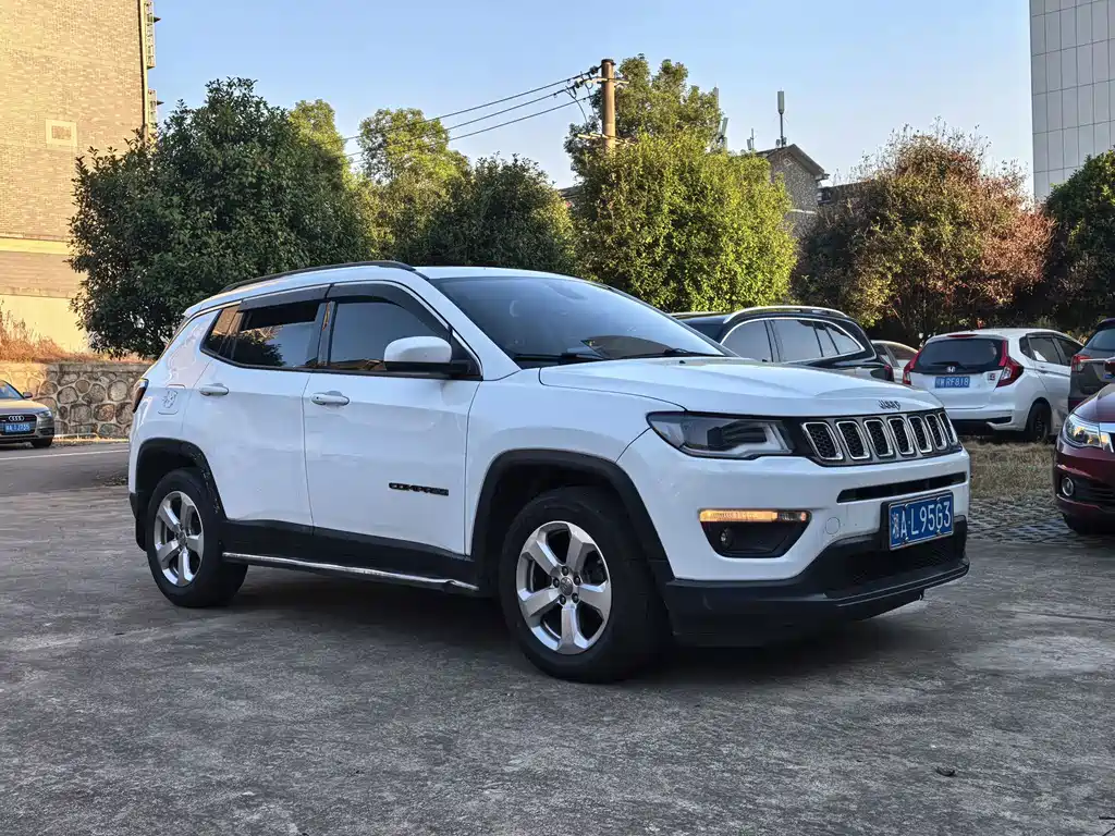 Jeep Compass — миниатюра 3
