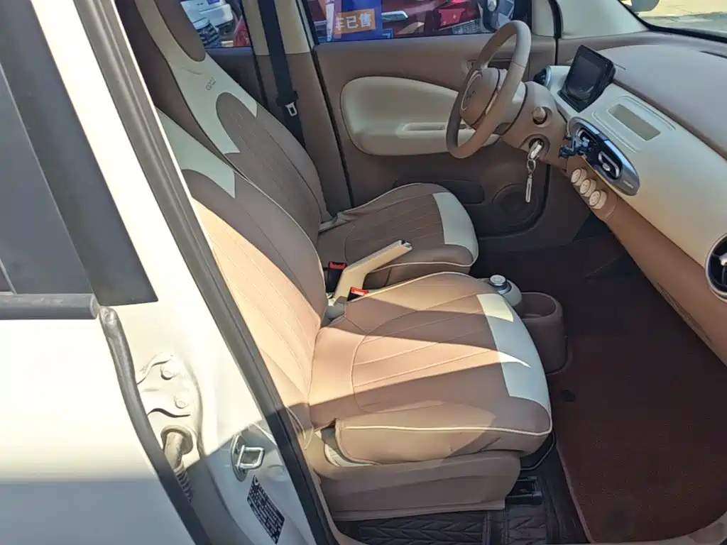 Wuling MINIEV — миниатюра 25
