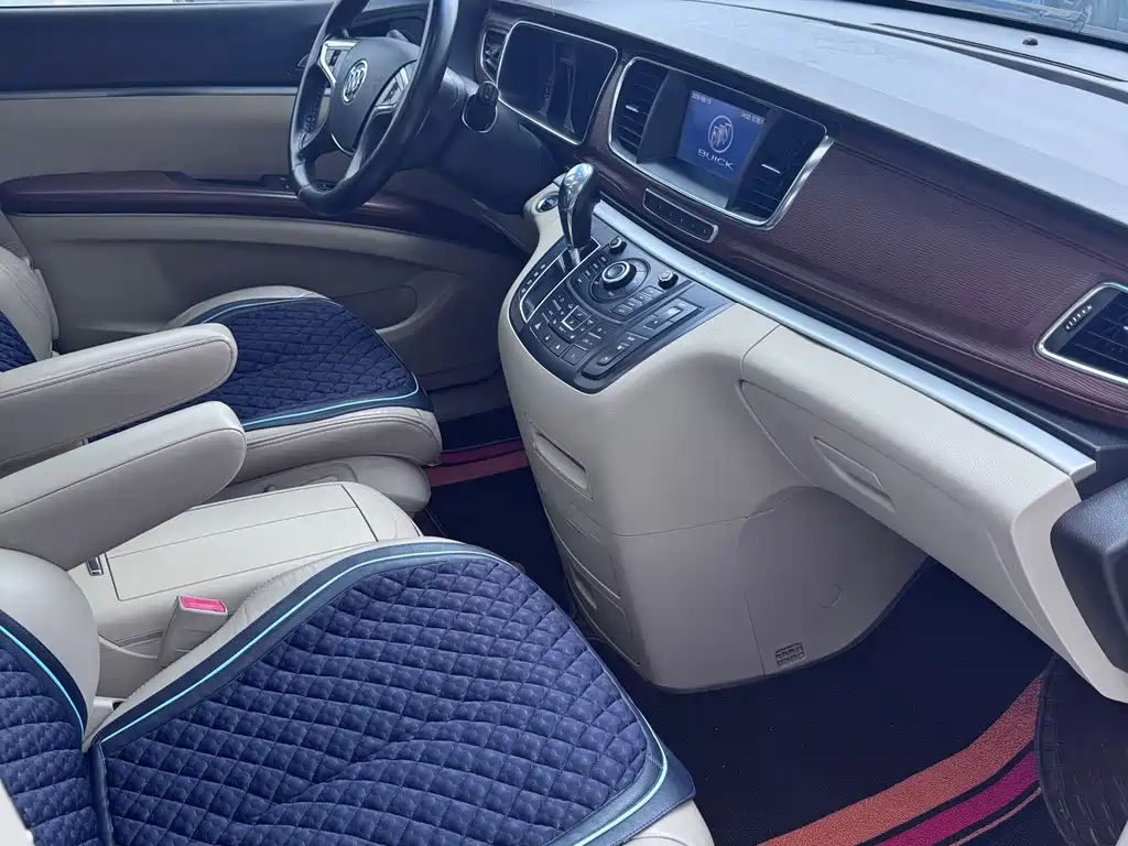 Buick GL8 — миниатюра 12