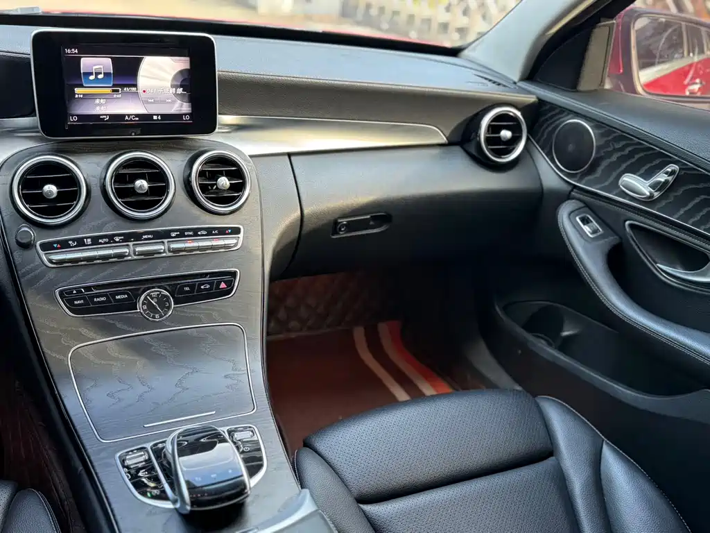 Mercedes-Benz C-Class — миниатюра 5