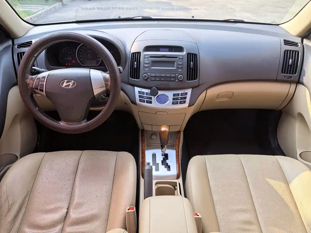 Hyundai Elantra — миниатюра 13