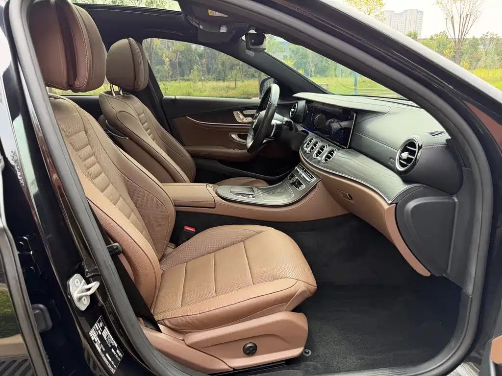 Mercedes-Benz E-Class — миниатюра 12