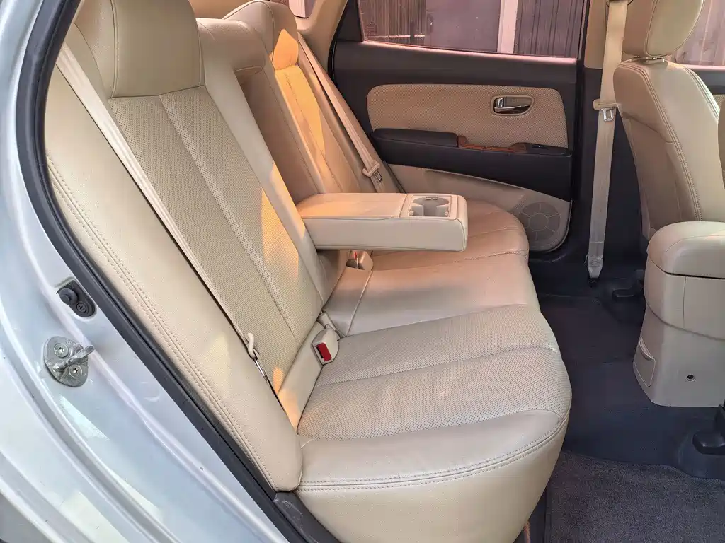 Hyundai Elantra — миниатюра 24