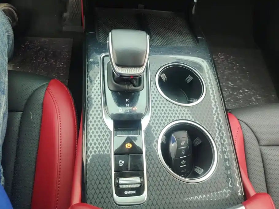 Hongqi Hongqi HS3 — миниатюра 16