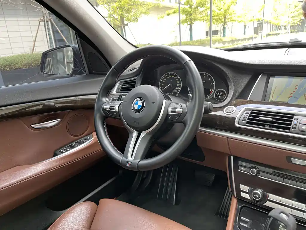 BMW 5 Series GT — миниатюра 12