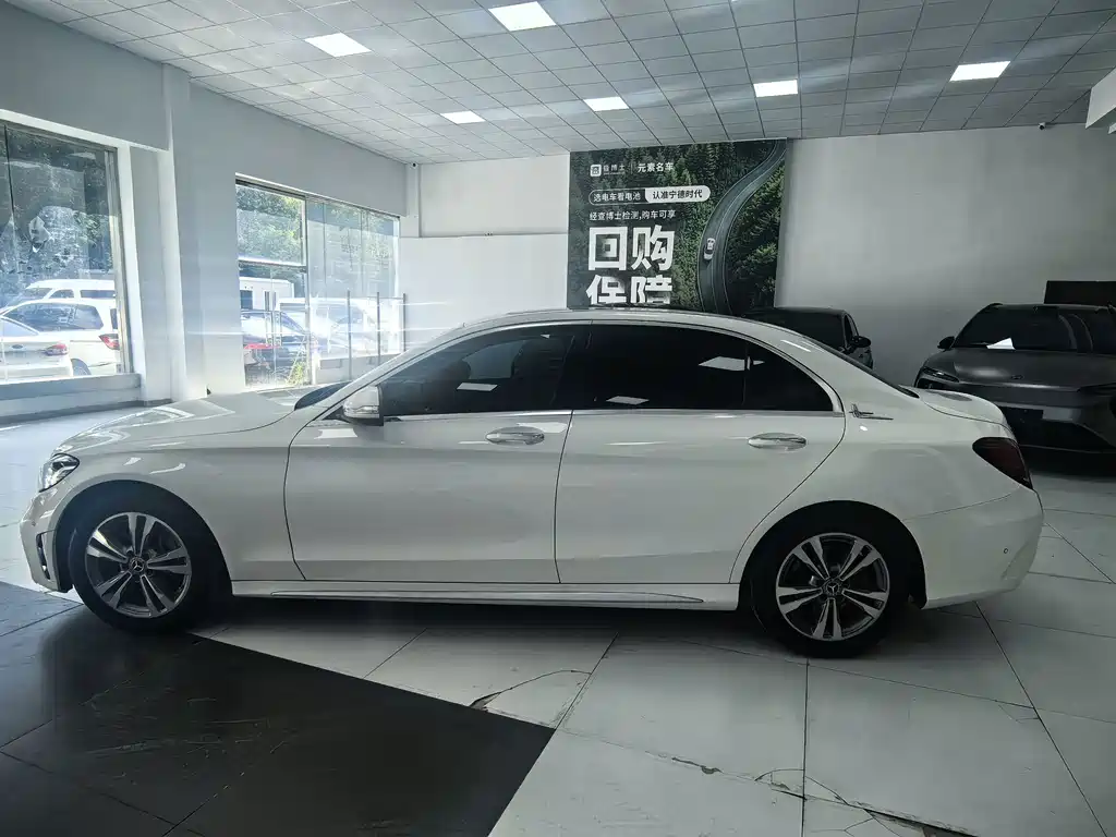Mercedes-Benz C-Class — миниатюра 10