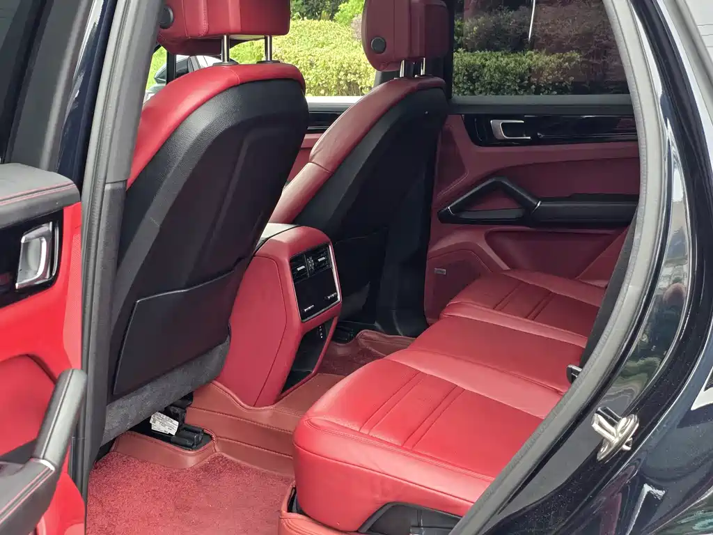 Porsche Cayenne — миниатюра 9