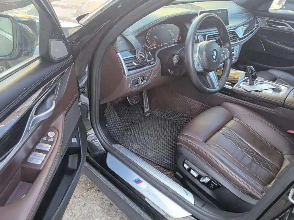 BMW 7 Series — миниатюра 16