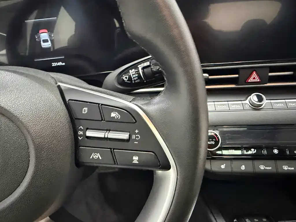 Hyundai Elantra — миниатюра 13