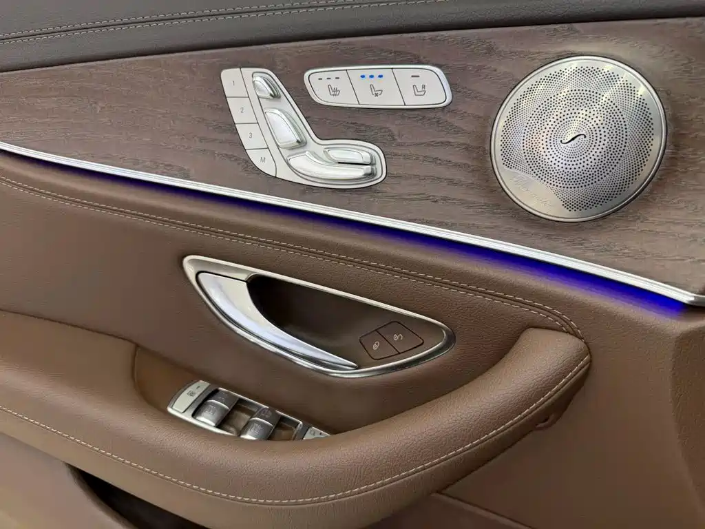 Mercedes-Benz E-Class — миниатюра 16