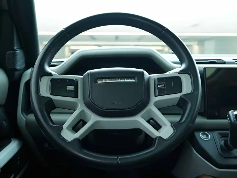 Land Rover Defender — миниатюра 17