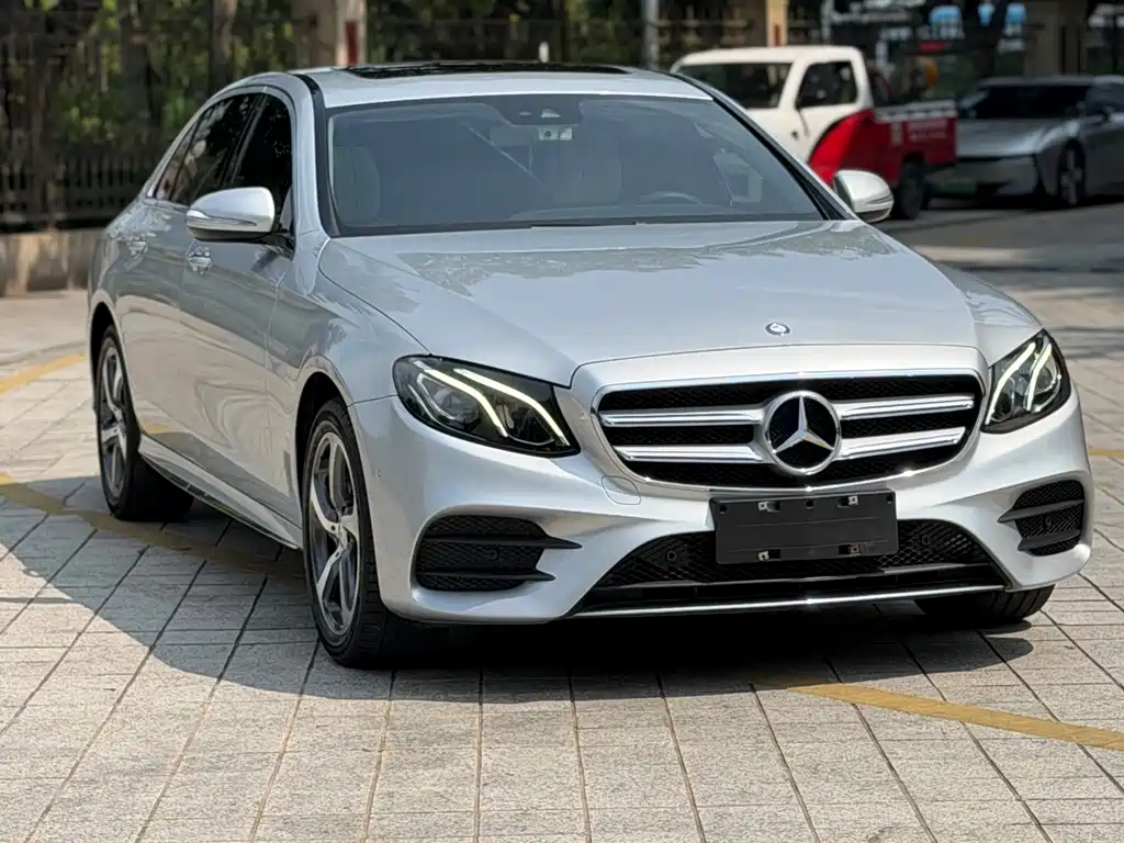 Mercedes-Benz E-Class — миниатюра 3