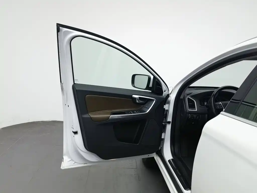 Volvo XC60 — миниатюра 8