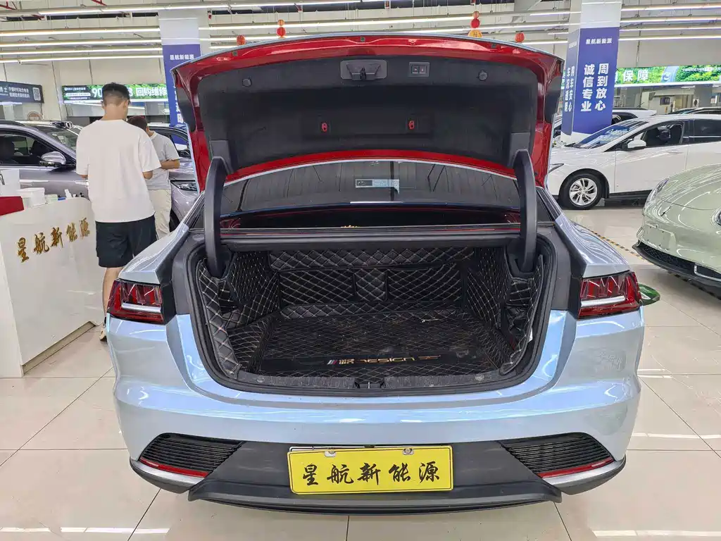 BYD Han — миниатюра 10