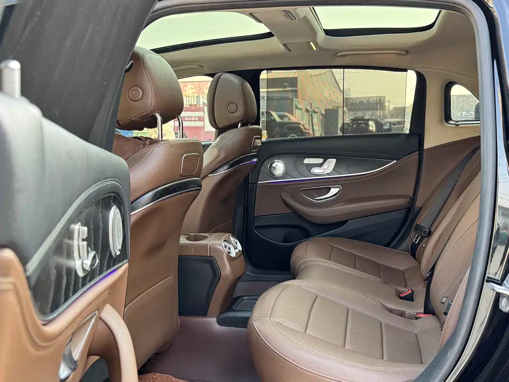 MERCEDES-BENZ E CLASS