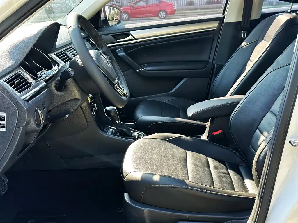 Volkswagen Bora — миниатюра 8