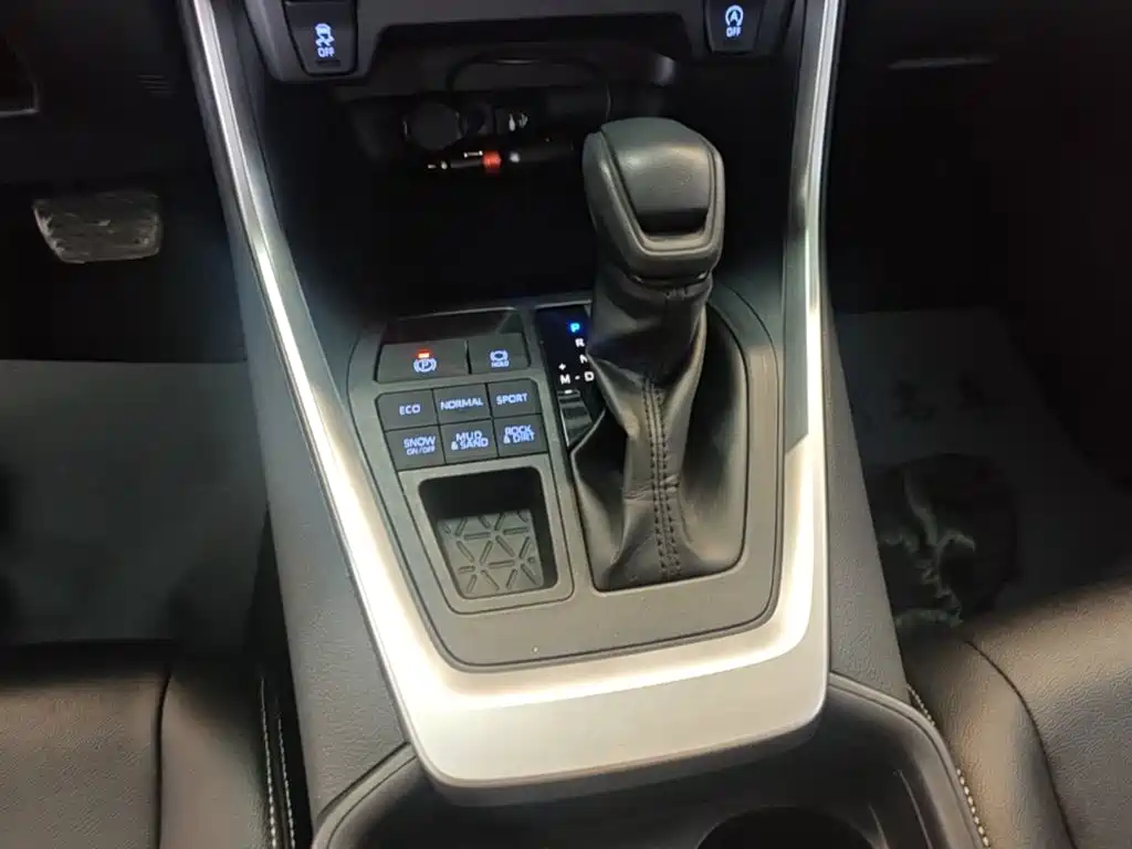 Toyota RAV4 — миниатюра 14