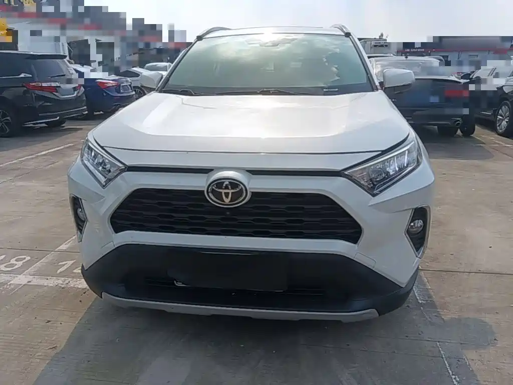 Toyota RAV4 — миниатюра 3