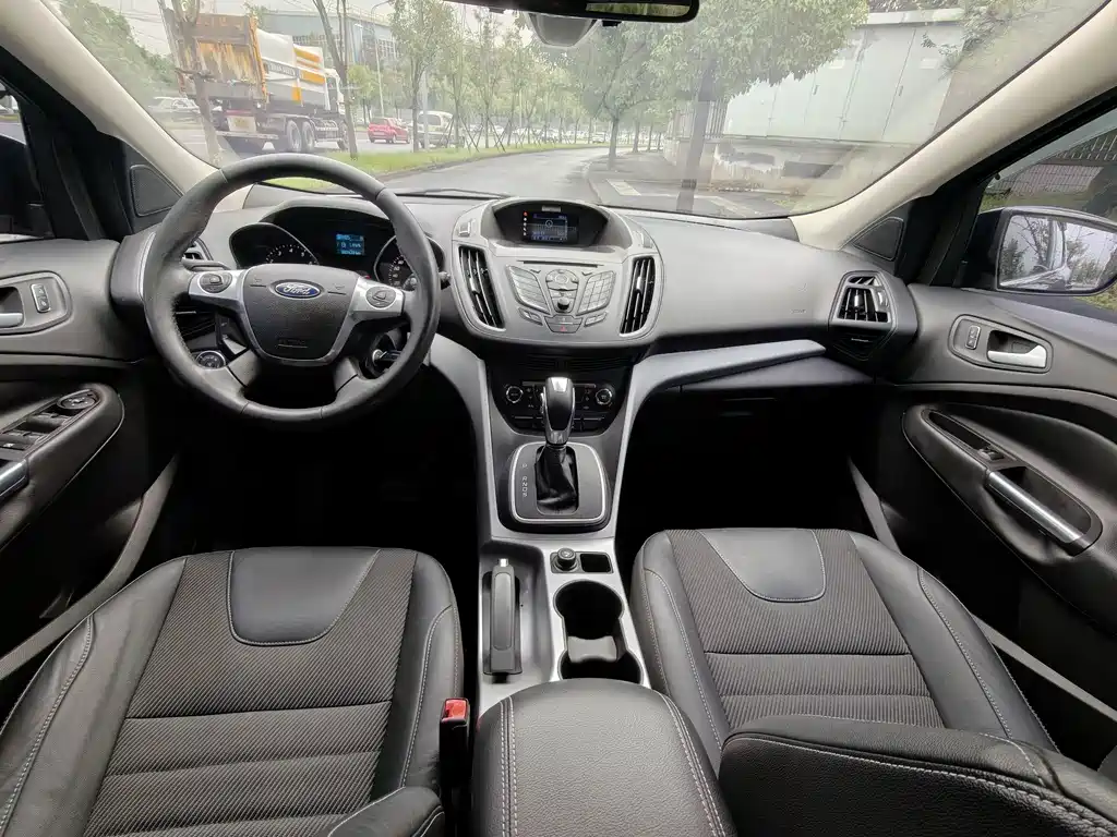 Ford Kuga — миниатюра 8