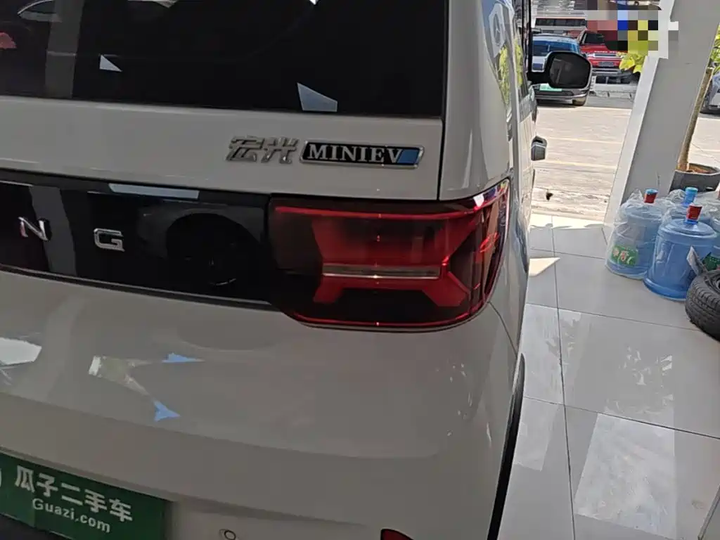 Wuling MINIEV — миниатюра 8