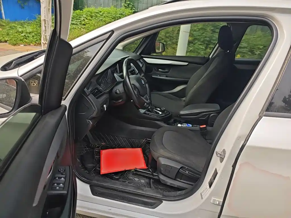 BMW 2 Series Active Tourer — миниатюра 16