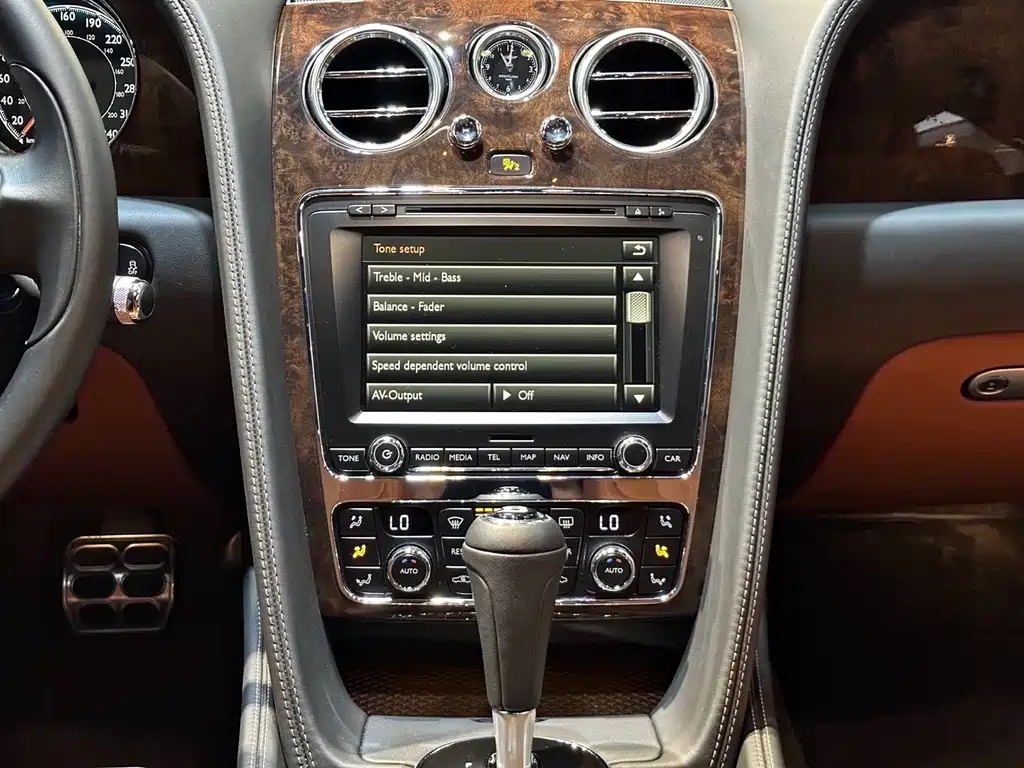 Bentley Flying Spur — миниатюра 10
