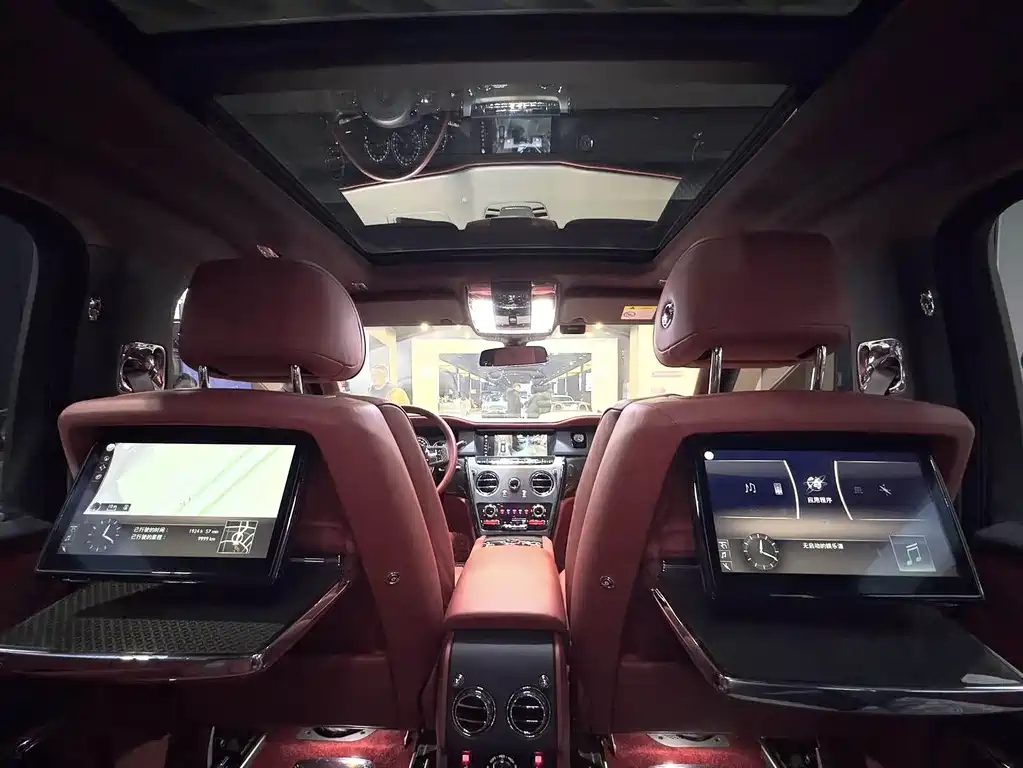 Rolls-Royce Cullinan — миниатюра 7
