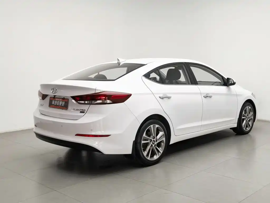 Hyundai Elantra — миниатюра 2