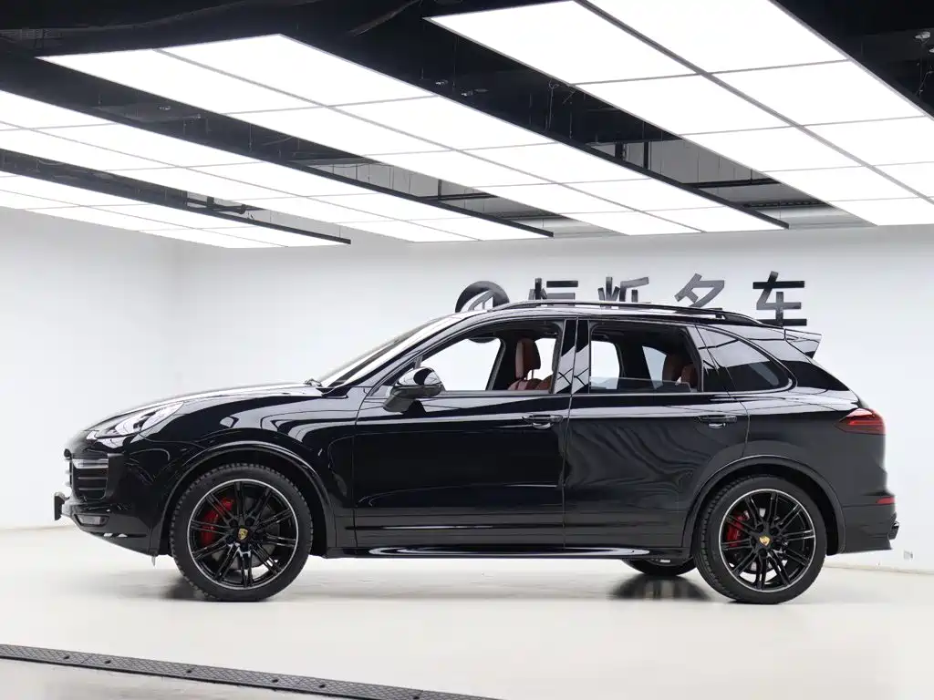 Porsche Cayenne — миниатюра 34