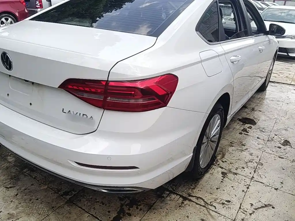 Volkswagen Lavida — миниатюра 8