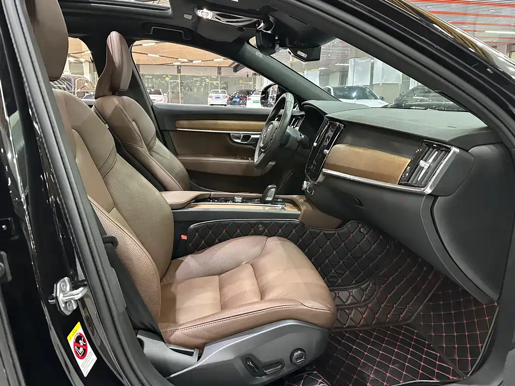 Volvo S90 — миниатюра 8